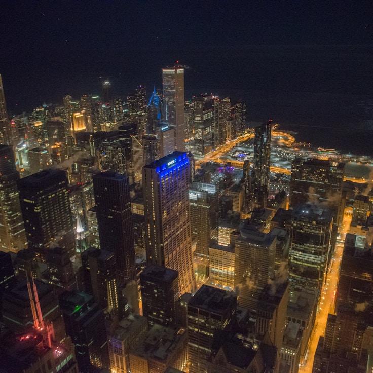 Parents evaluating schools in Germany